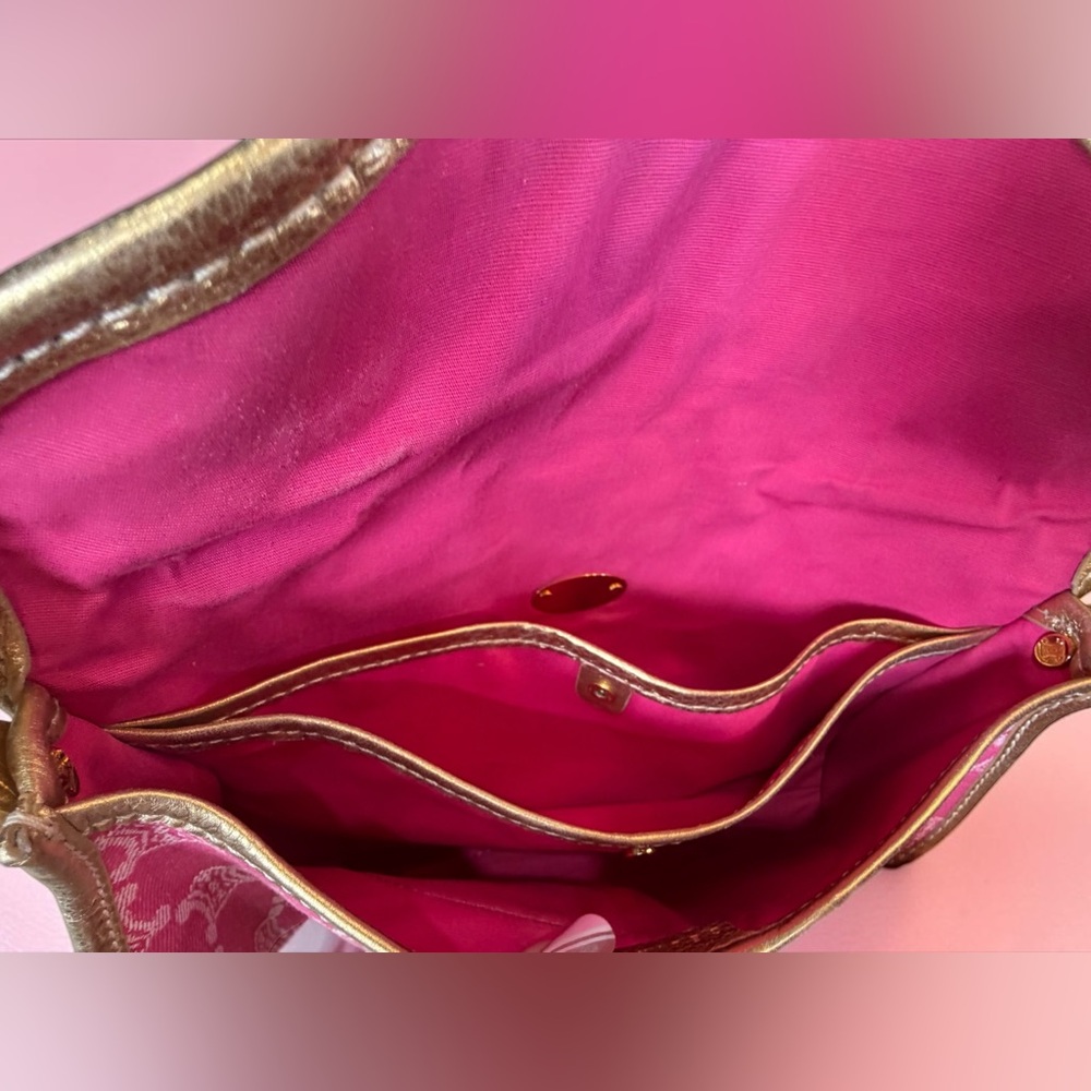 Celine Pink Triomphe Monogram Poulbot Denim Shoulder-bag w Gold Trim
EXCELLENT! - Picture 14 of 15